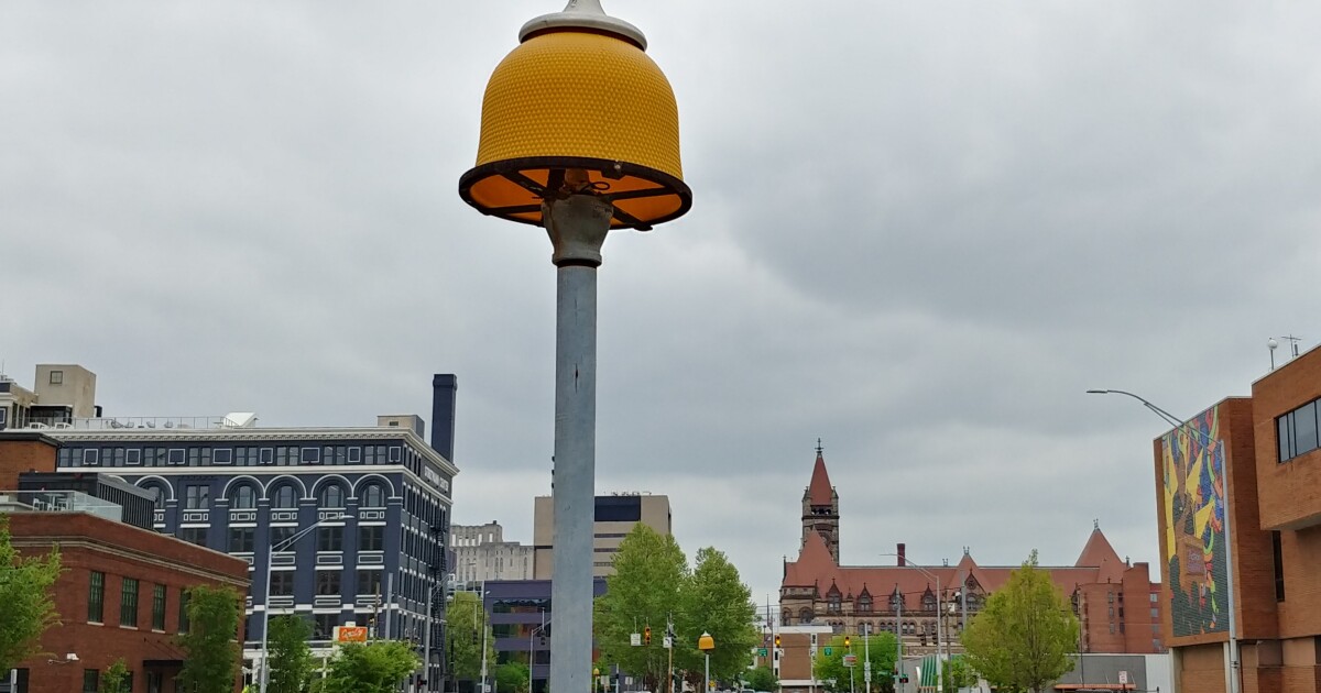 What are those yellow lampshades in Cincinnati roads? WVXU