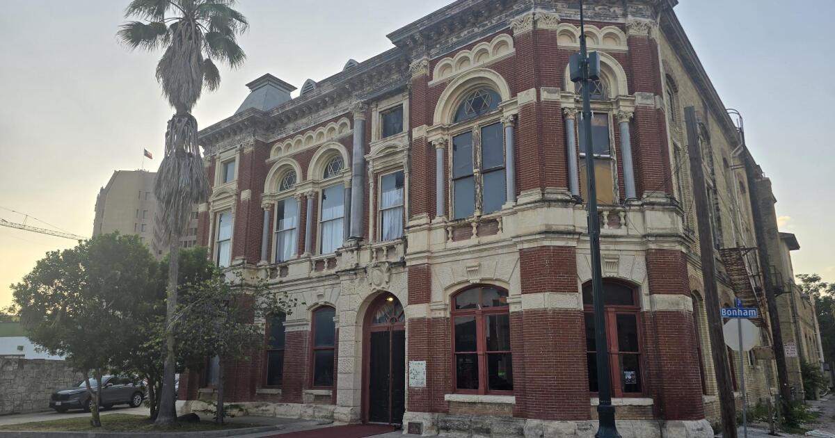 Bonham Change to shut for sprinkler set up, plans to reopen in 4 to 5 months Bonham Change to shut for sprinkler set up, plans to reopen in 4 to 5 months