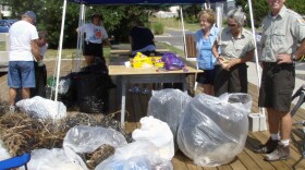 The scene at a Cedar Key cleanup. (Courtesy of Leslie Sturmer)