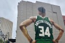 Giannis Antetokounmpo mural by artist Mauricio Ramirez in downtown Milwaukee.