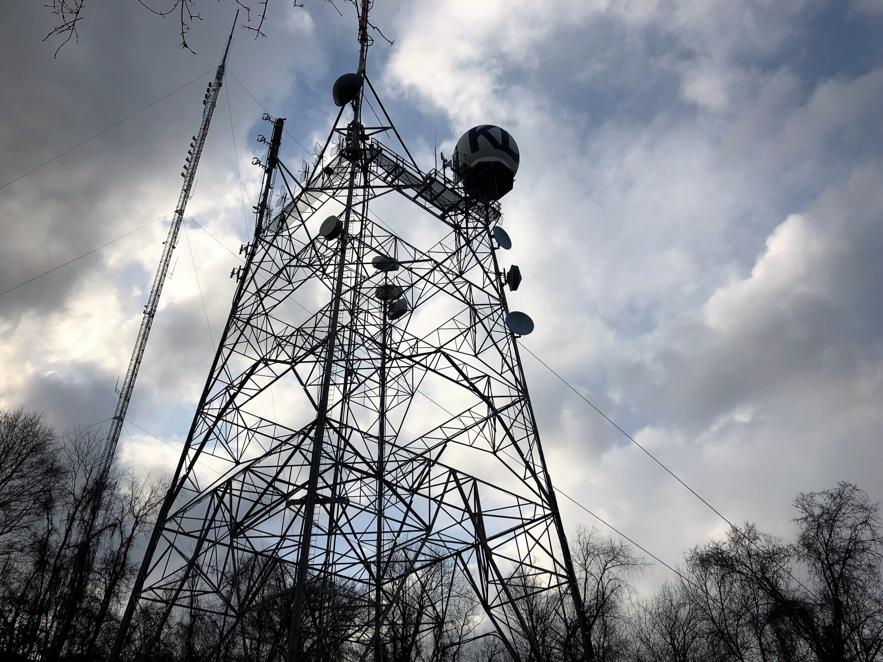 What are the highest and lowest points of elevation in Pittsburgh? 90