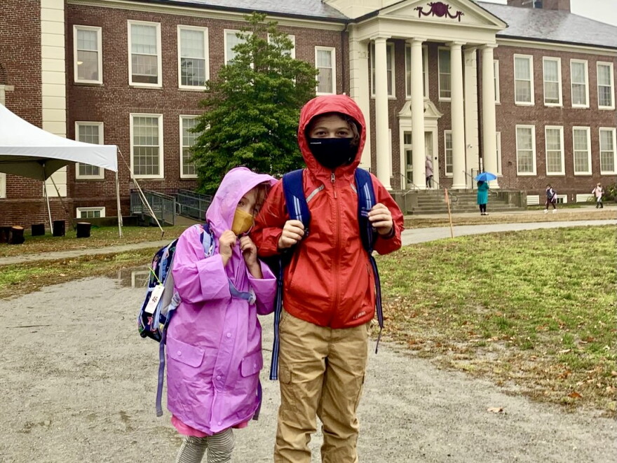Students wearing masks 