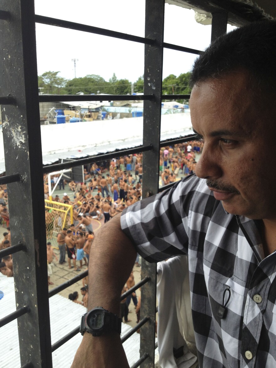 Wilmer Lopez is a former army sergeant serving a 20-year sentence for his role in a robbery and murder in 2002. Inside the Barinas prison, he is the boss.