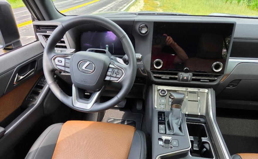 2026 Lexus GX 550 Luxury dashboard