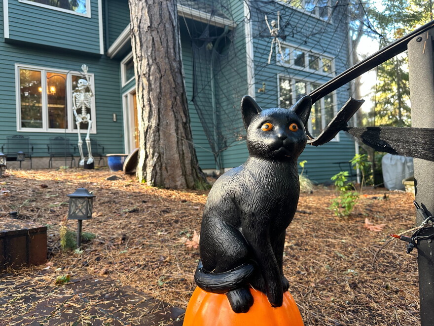 Halloween decorations in front of a Eugene house, October 2026.