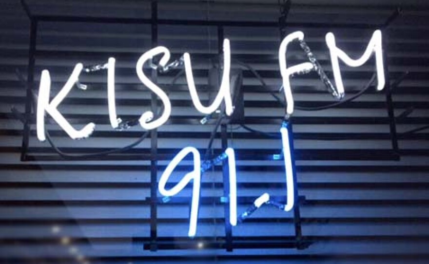 kisu_fm_91_neon_1.jpg
