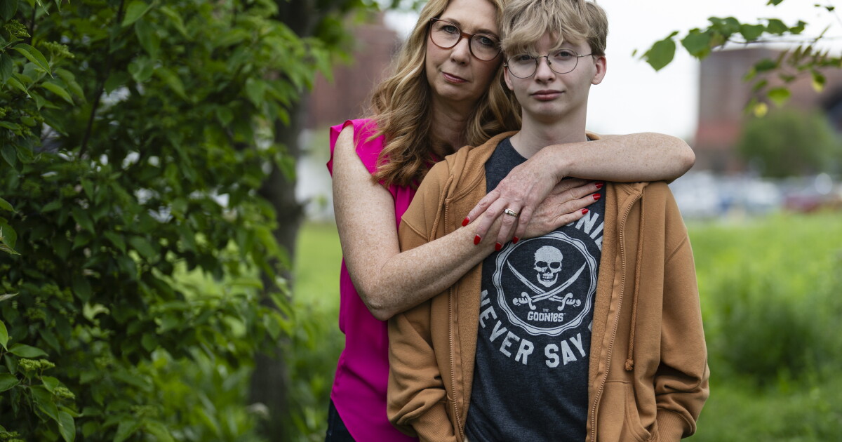 Instead of complaints, Missouri Attorney General's trans tip line ...