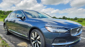 2024 Volvo S90 Recharge AWD Ultimate right front