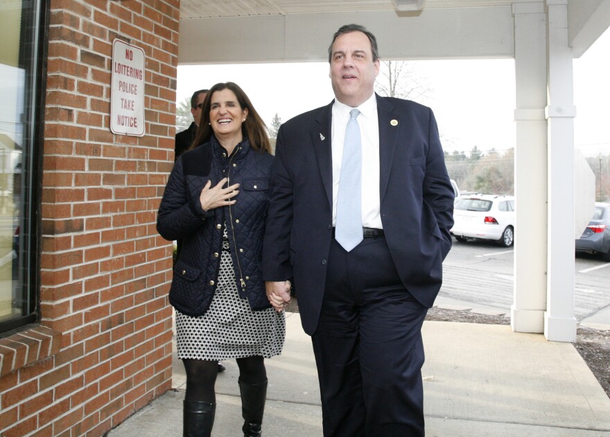 Republican presidential candidate and New Jersey Gov. Chris Christie and his wife Mary Pat Christie in Londonderry, NH on Tuesday.