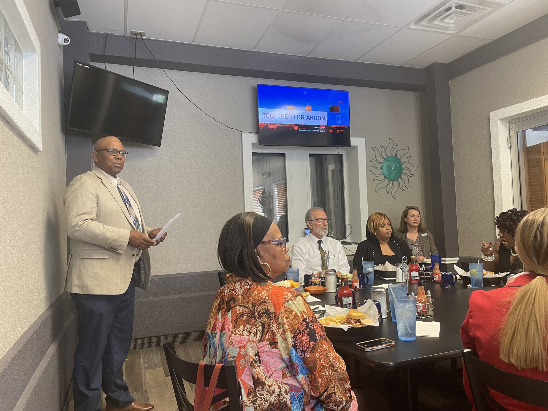 Akron pilot program taps 'credible messengers' to curb gun violence ...