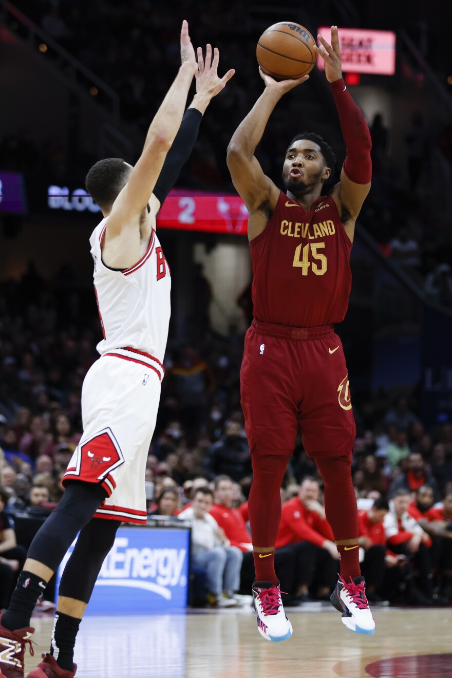 Beautiful Cavs Star Donovan Mitchell Falls Just Short Of All-star Weekend 3-point Contest Final Stage Background Art Beautiful Cavs Star Donovan Mitchell Falls Just Short Of All-star Weekend 3-point Contest Final Stage Background Art