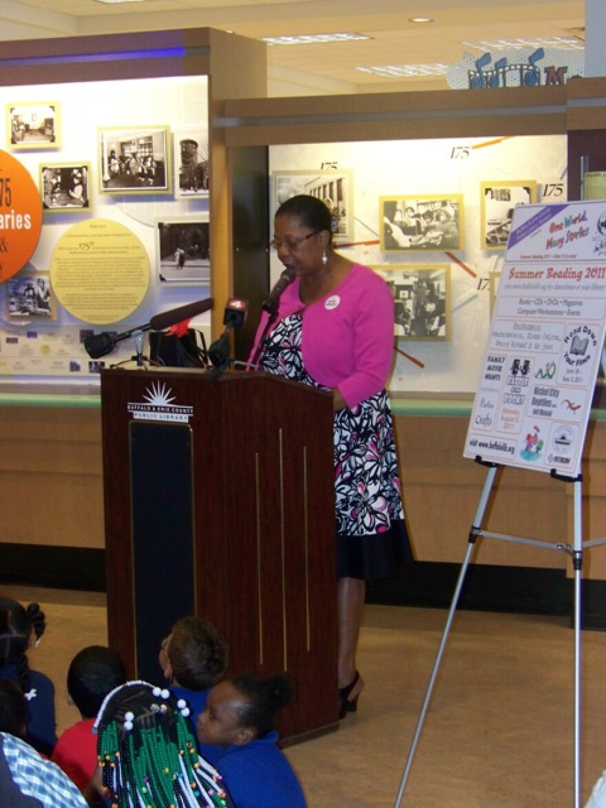 Sharon Thomas kicks off 175th celebration of library system