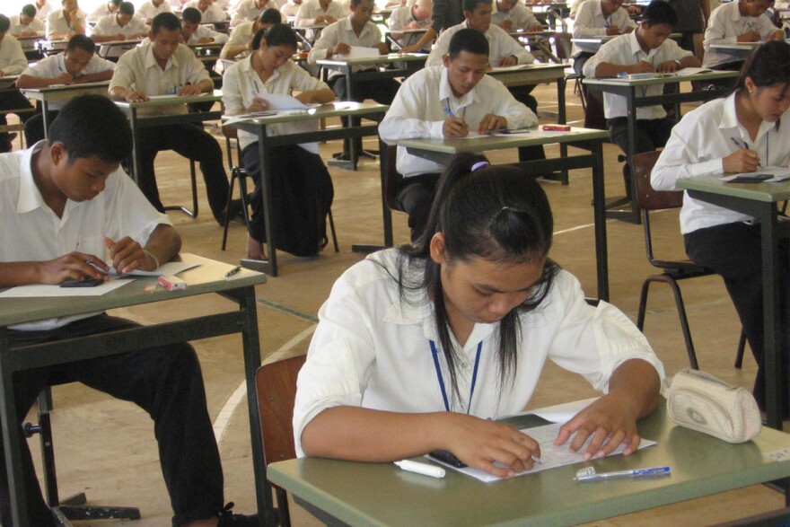 Teacher assessments could be a more effective alternative to standardized tests. (Albeiro Rodas, Wikimedia Commons)