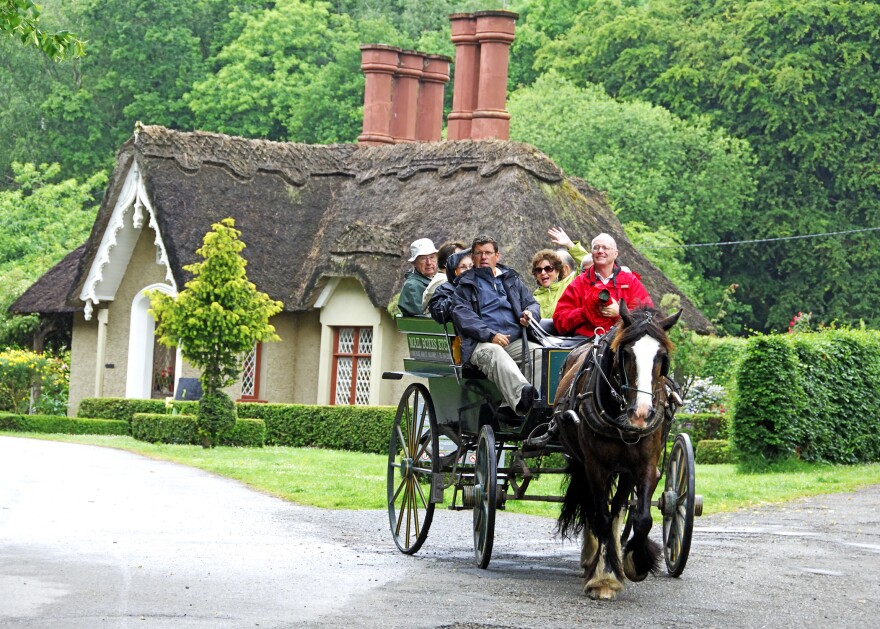 Jaunting car ride