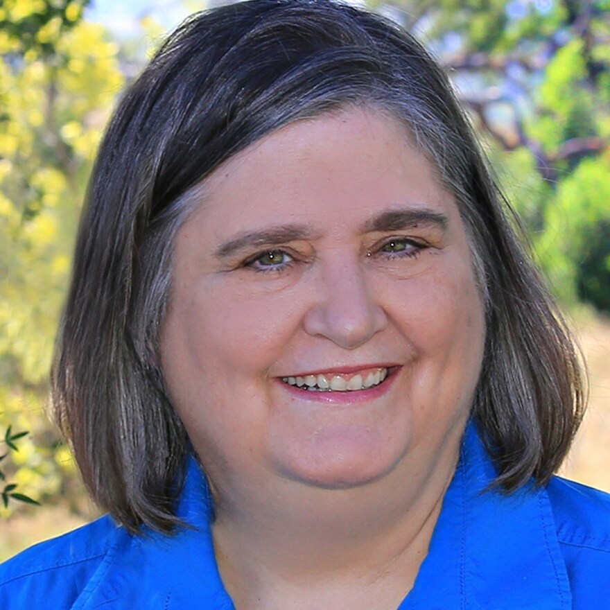 Lynnwood City Council candidate Lisa Utter