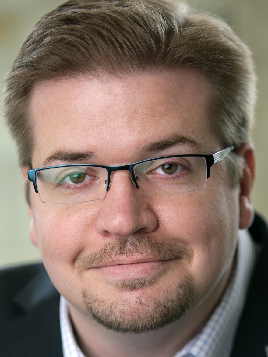 Todd Andrlik is the curator and publisher of <a href="http://raglinen.com/"><strong>RagLinen.com</strong></a>, an online museum of historical newspapers dating back to the 16th century.