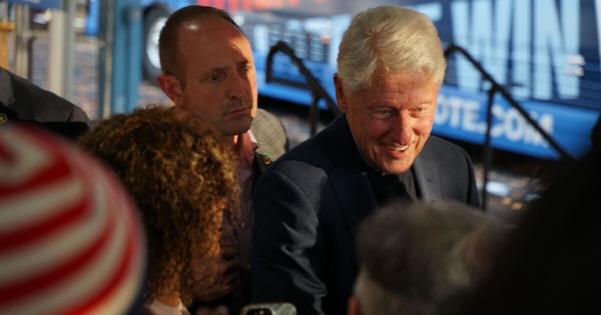 During McKeesport visit, Bill Clinton says Trump's good at salesmanship but  not serious work | 90.5 WESA