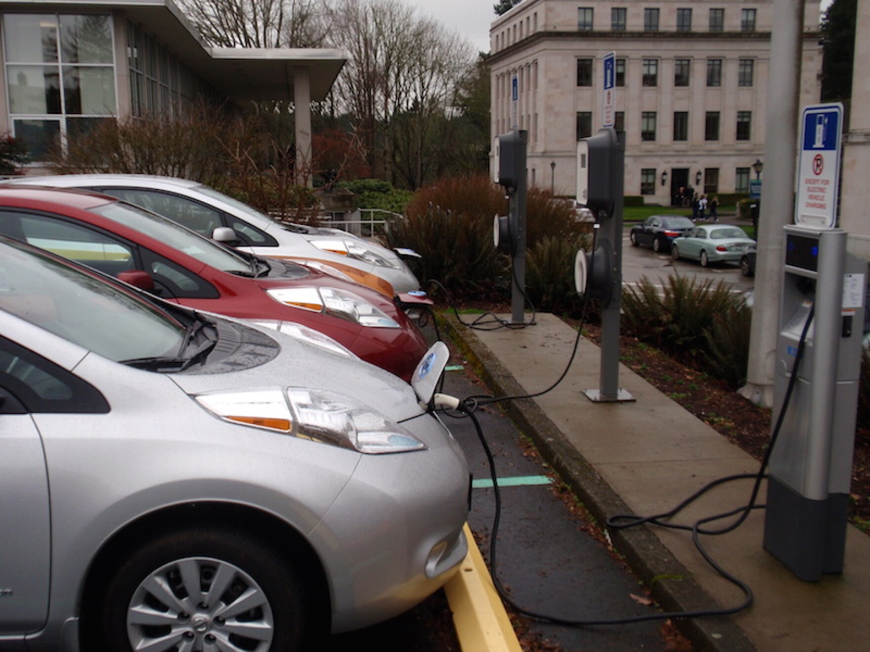 Oregon Might Promise Electric Vehicle Rebates Before
