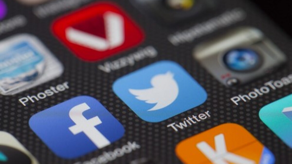 Alabama Senator Katie Britt advocates for tighter social media restrictions among minors - Vimarsana News