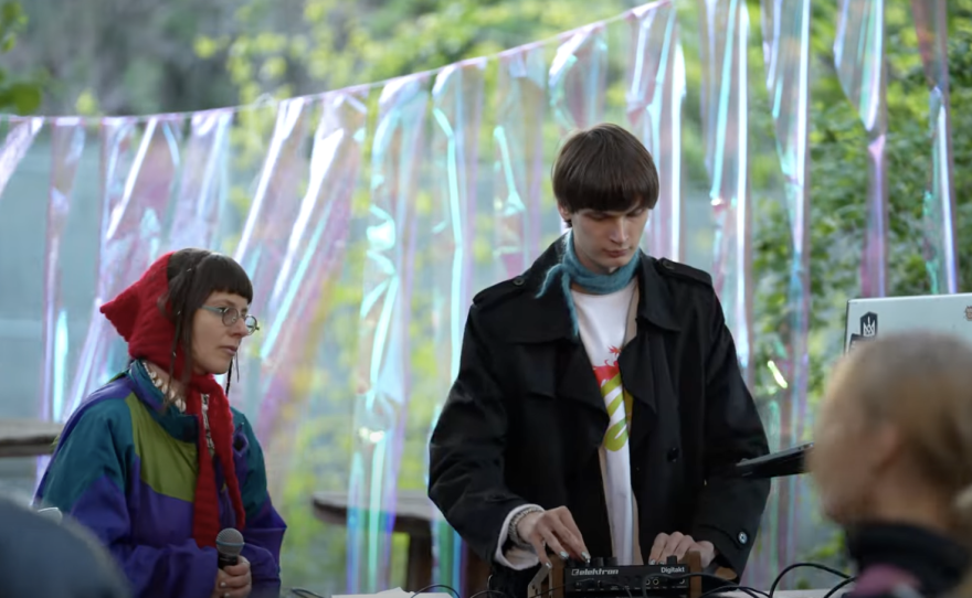 CMYK Vesna is a concert inspired by the Ukrainian word vesna or spring. In their collaboration, Parking Spot and Oriole Nest blend textured ambient soundscapes with folklore songs in Ukraine.