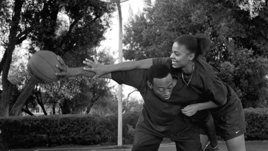 Omar Epps and Sanaa Lathan on set of the 2000 film, Love &amp; Basketball.Michael Ochs Archives/Getty Images