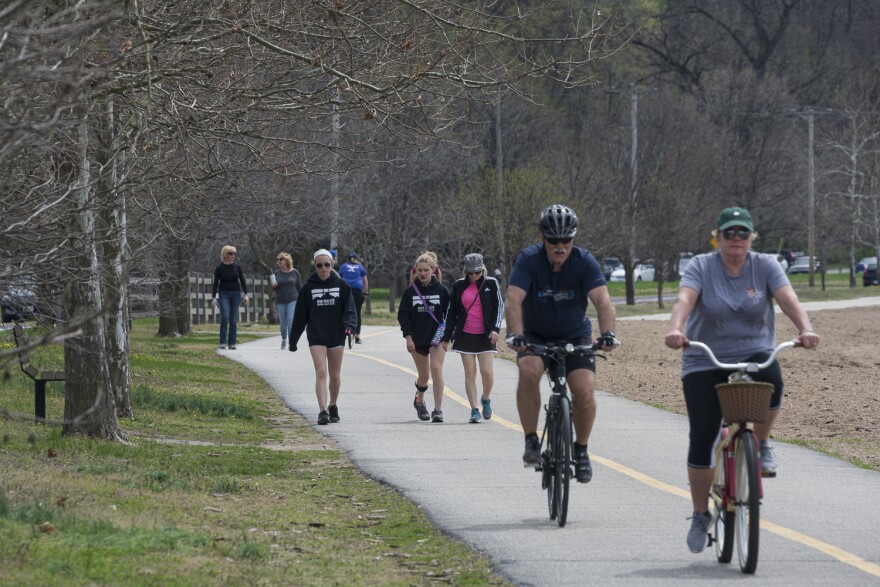 Creve Coeur Park bike path