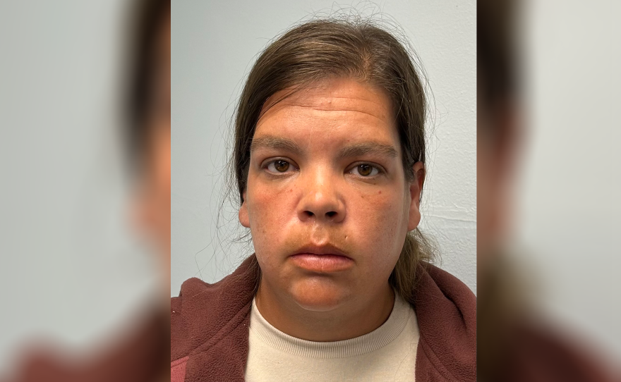 Alyssa McDowell is facing several drug felony and misdemeanor charges for allegedly taking nearly 90,000 opioid pills from her job at Sheffield Pharmacy between 2022 and 2026.