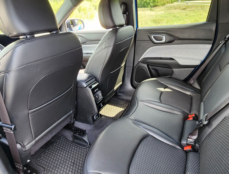 2023 Jeep Compass Latitude rear seats