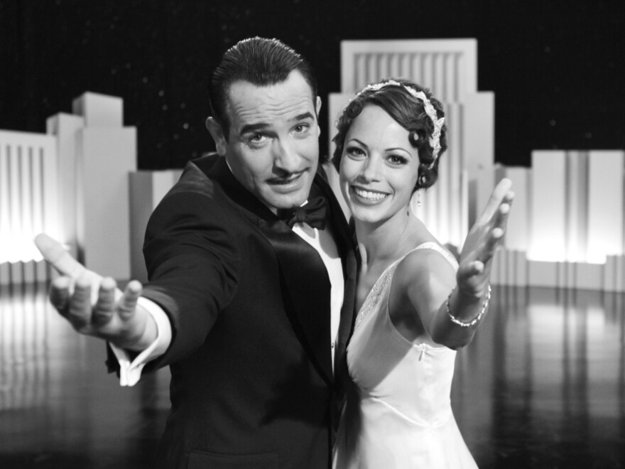<strong>'The Artist':</strong> Silent-screen idol George Valentin (Jean Dujardin) and up-and-coming dancer Peppy Miller (Berenice Bejo) share a vivacious moment onstage.<em></em> <em></em>