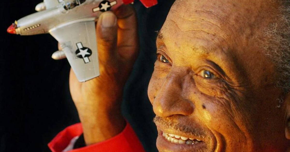 AUDIO: One Of Last Surviving Tuskegee Airmen Dies In South Florida | WLRN