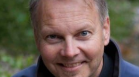 Associate Professor of Physics at the University of Utah, Dr. Robert Davies