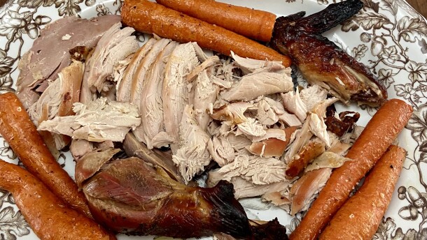 A Thanksgiving platter with turkey and carrots