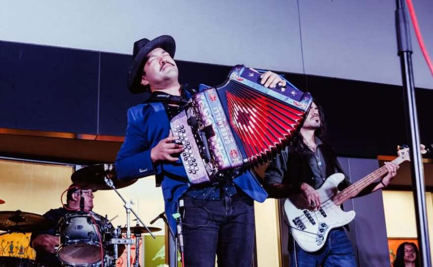 Grupo Tan Tan plays in TPR Plaza