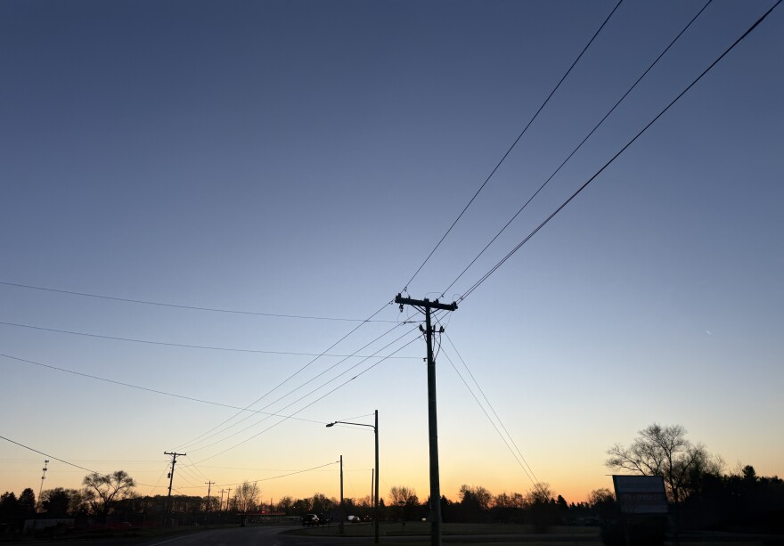 Power lines near Grawn. (Photo: Vivian La/IPR News)