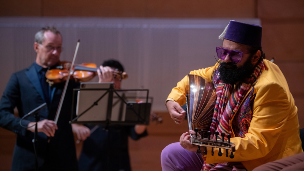 From left to right: ACO Director and violinist Richard Tognetti, and oud virtuoso Joseph Tawadros.