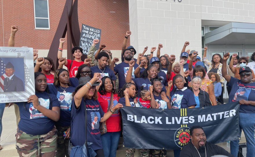 Crowd outside Okaloosa County Courthouse