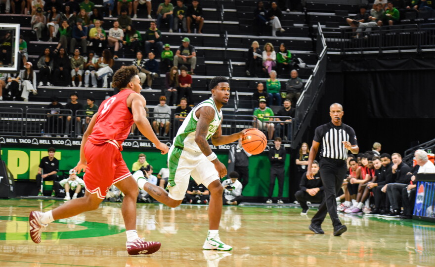 Oregon guard Fred Payne runs the ball along the three-point line against Seattle U in an exhibition match on Oct. 15, 2026 in Eugene. Oregon lost the game 71-65.