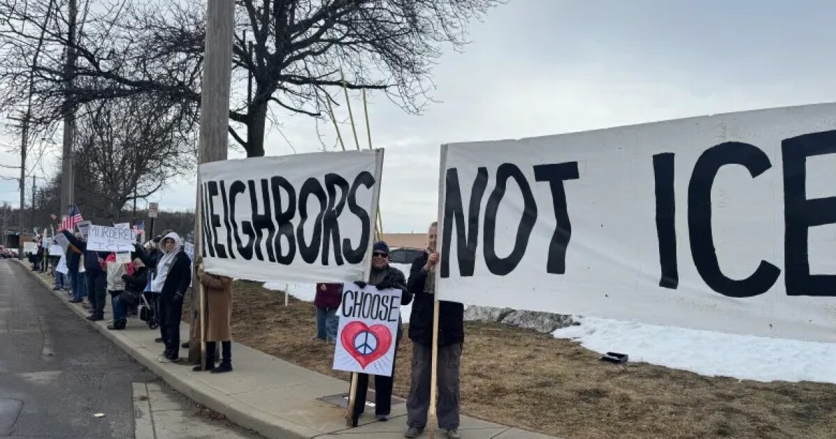 CT residents join ‘ICE Out for Good’ protests after fatal shooting of Renee Good