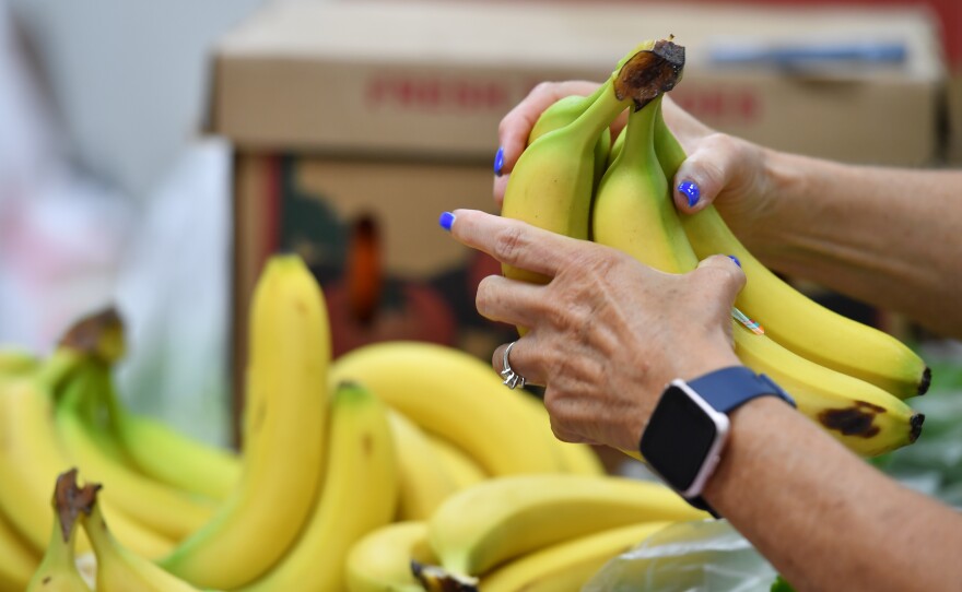 Bananas and clementines were given out. The fruits were the only items not bought from local farmers.