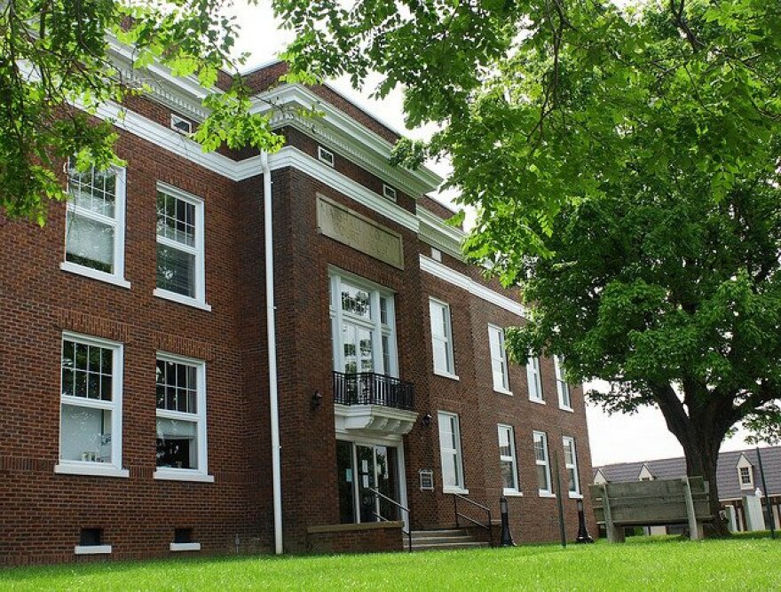 Marshall County Fiscal Court Responds To ‘No Confidence’ Petition WKMS