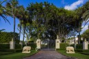 The entrance to La Follia, an estate in Palm Beach, Fla. on May 13, 2025. Before building the beachfront homes of their dreams, the superrich keep tearing down perfectly good mansions. (Saul Martinez/The New York Times)