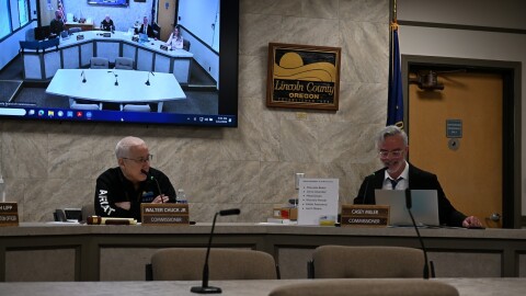 Lincoln County commissioners Walter Chuck and Casey Miller are expected to receive letters of education Friday by the Oregon Ethics Commission for violating various state public meetings laws.