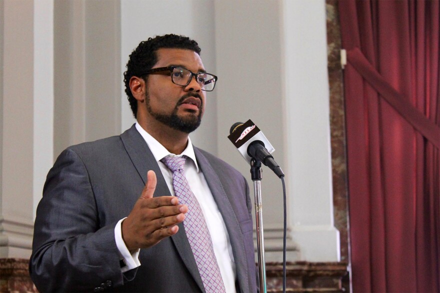 Antonio French speaks at a 2015 Board of Aldermen meeting.