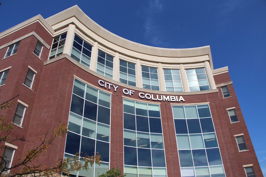 A worm's eye view of the Columbia City Hall building