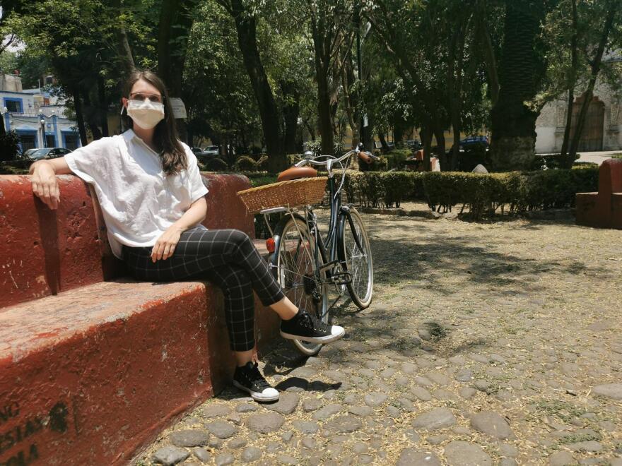 Historian Vekka Duncan in La Conchita Square, Mexico City.