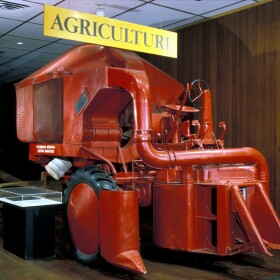 Cotton picking machine. Old Red. AG*70A01.