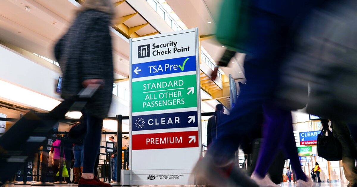Boise Airport TSA agents continue to work without pay amid partial shutdown