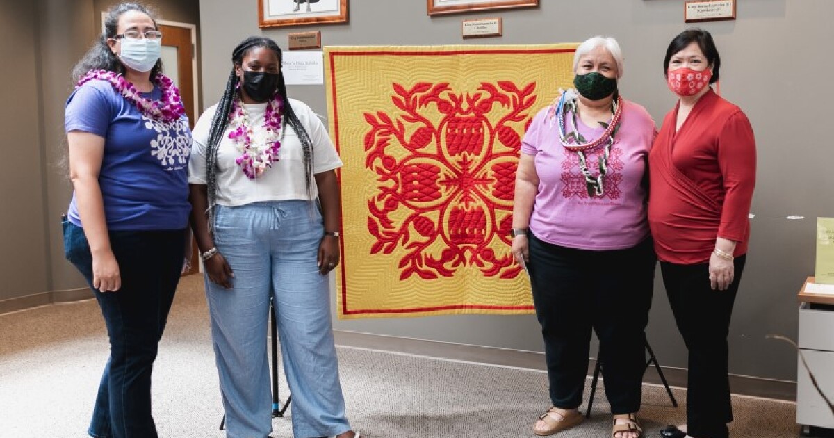 'Quilt Along' with this this Hawaiian quilter at the Smithsonian