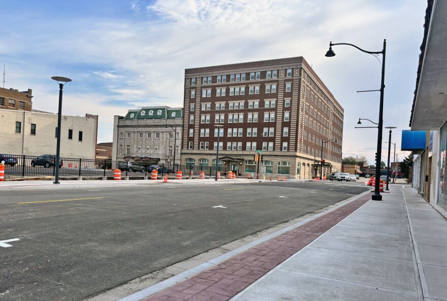 Simmons Street between Prairie and Kellogg streets in downtown Galesburg has reopened.