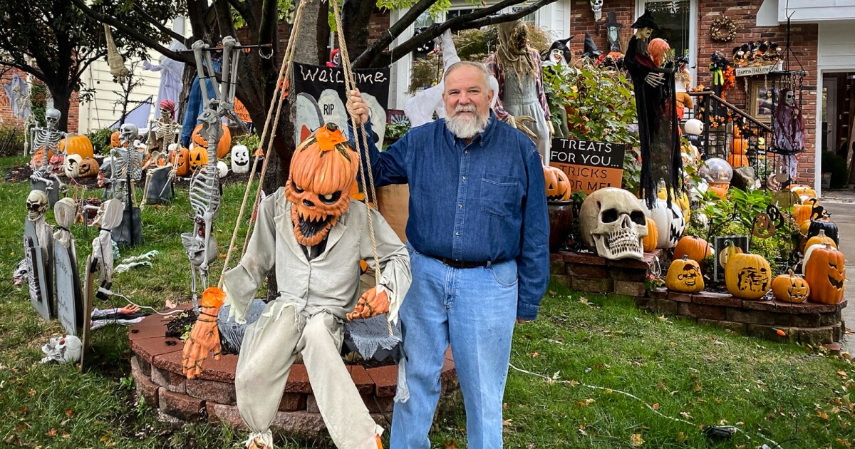 Every Halloween for 20 years, this Overland Park retiree delights in